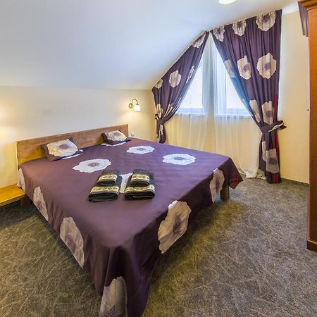Gallery Of Mountains Holiday Home Yasinya Room photo