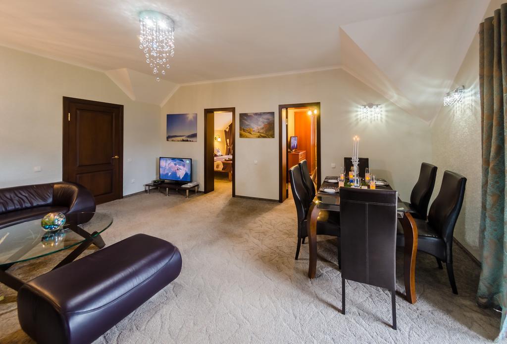 Gallery Of Mountains Holiday Home Yasinya Room photo